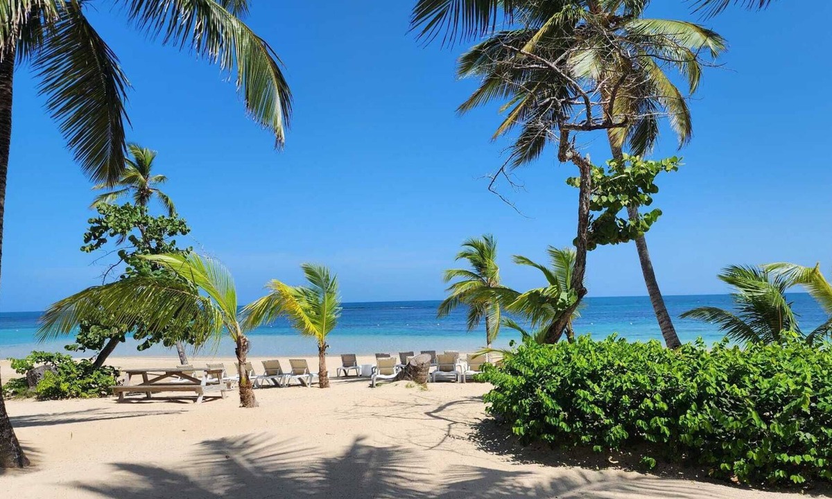 La Iglesia Condo | Deluxe Beach condo with WiFi, AC in gorgeous El Portillo, Las Terrenas