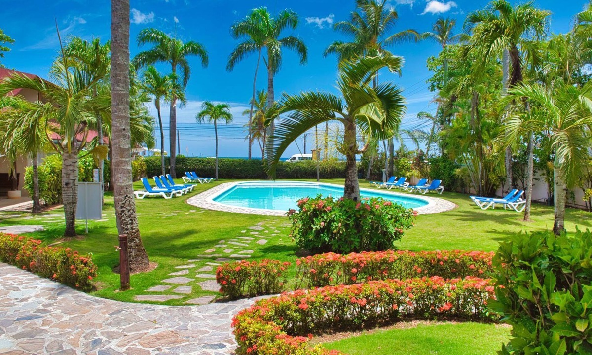 La Iglesia Apartment | Family apartment with pool and central location
