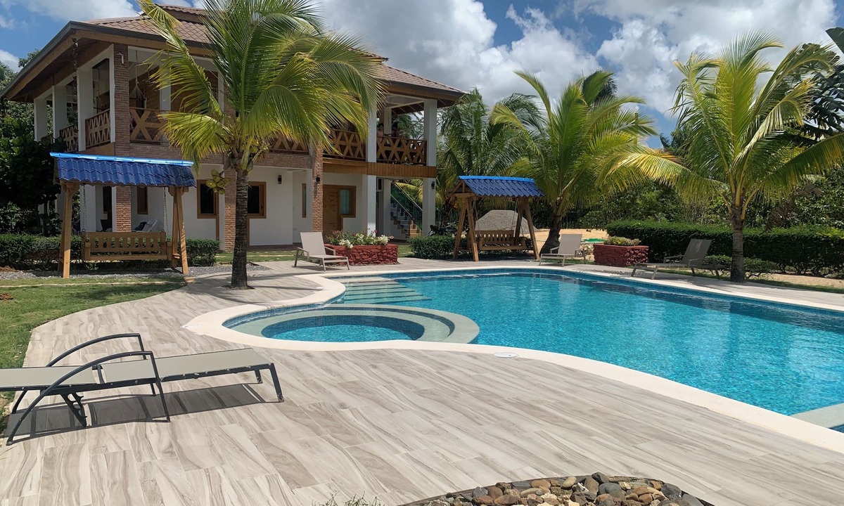 Higuey Villa | Fantastic 8-bedroom villa with AC in pleasant Higuey
