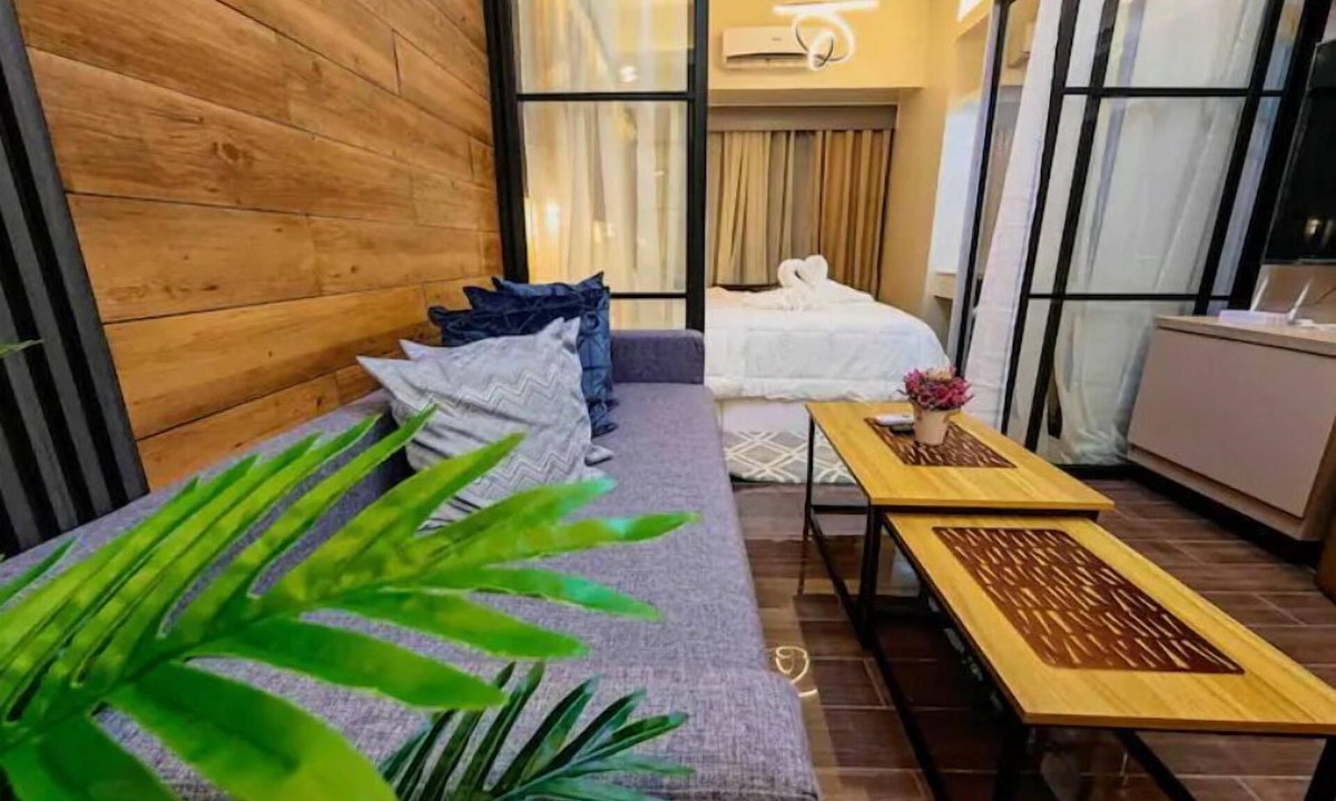 San Antonio Condo | Glam Private 1-BR AIR + Makati City Skyline View