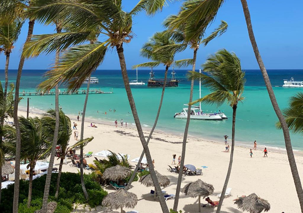 Bavaro Hotel | GRAND CARIBE BEACH CLUB and SPA - PLAYA LOS CORALES