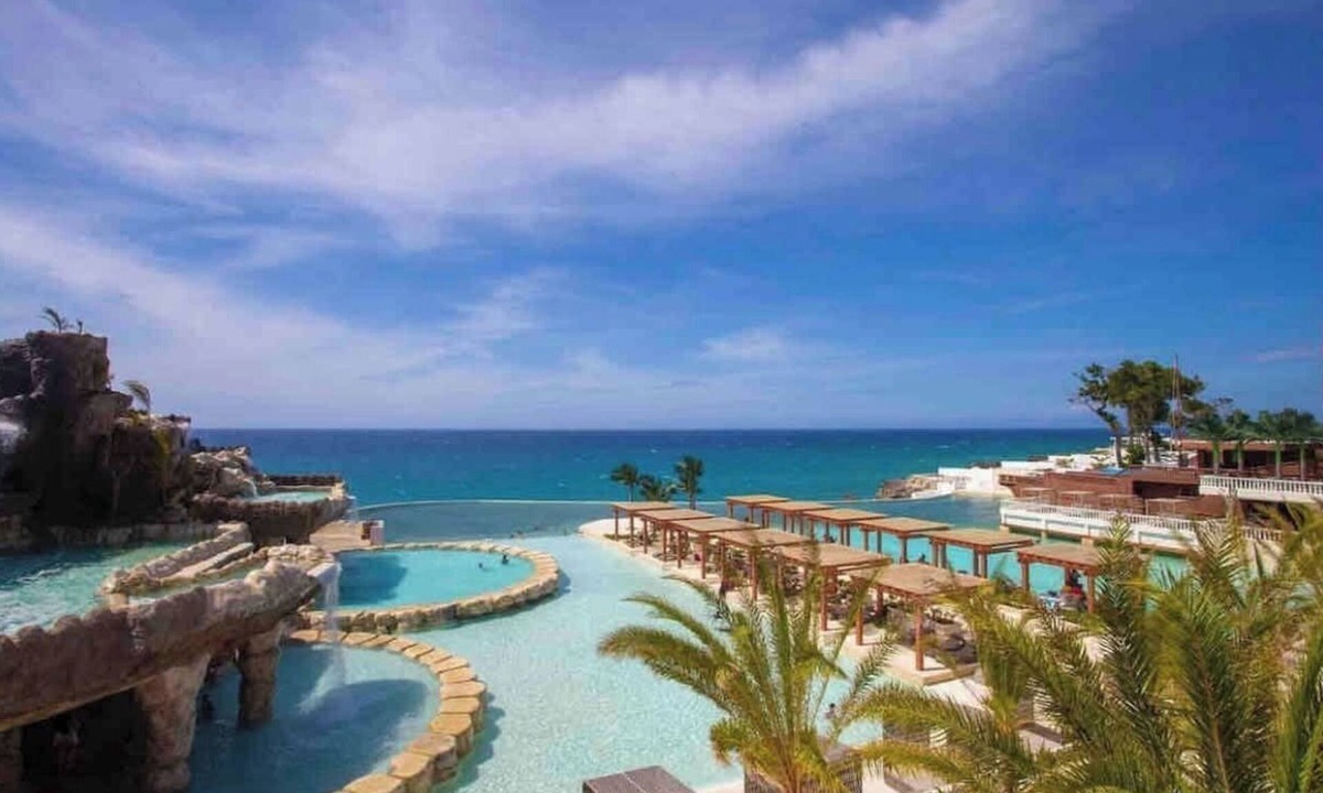 Playa Chiquita Villa | Grand Luxury Villa in Sosua Ocean Village