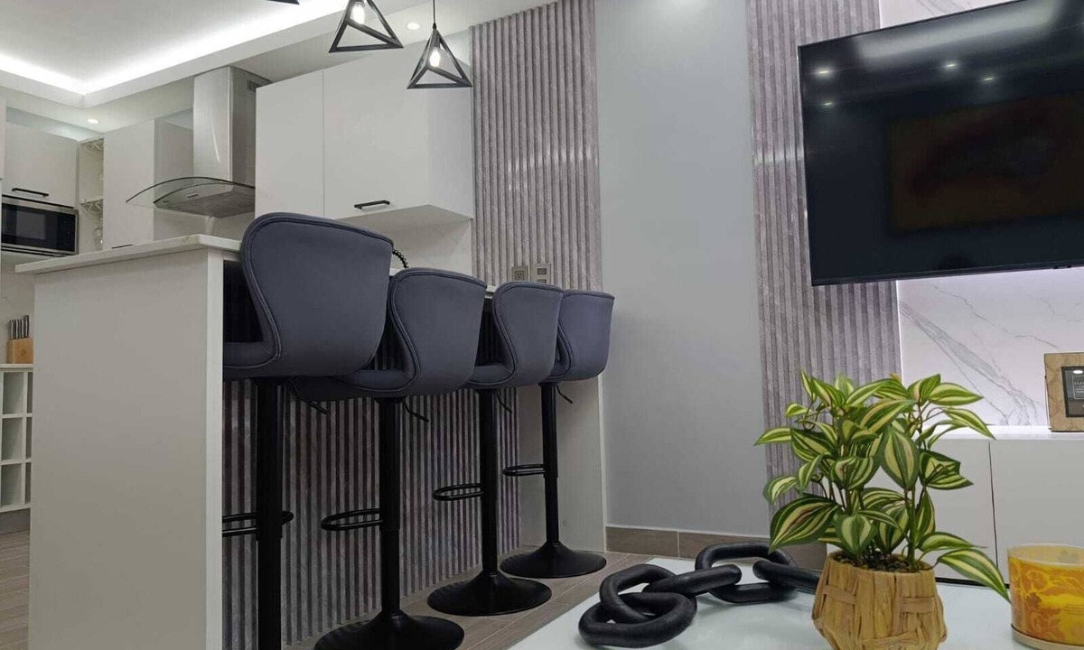 Veron Apartment | Gray House, Spacious and elegant apt., swimming pool, GYM