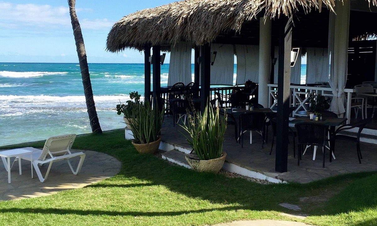 Cabarete Hotel | Guest-friendly room in beachfront resort, pool/cable TV/Wi-fi/fridge, near all
