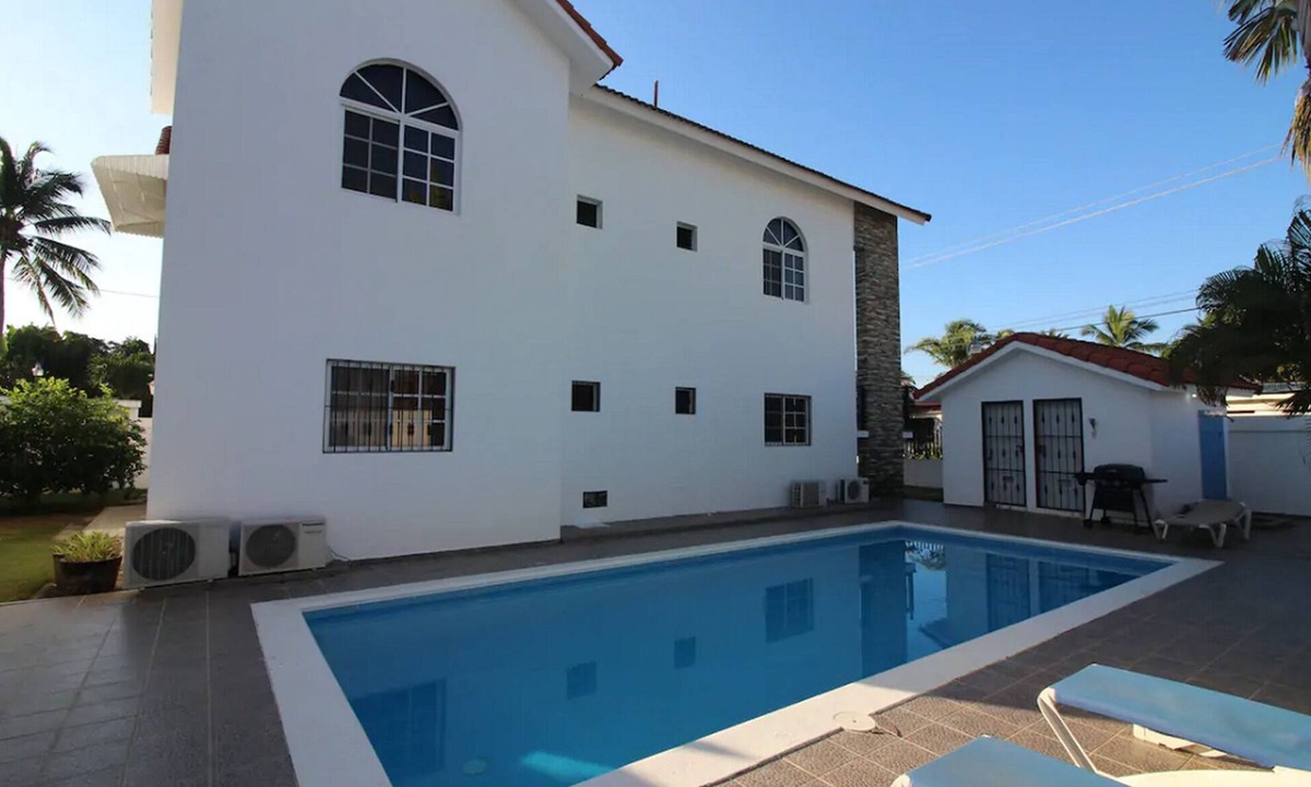 El Batey Villa | Guest-friendly villa in central Sosua, 3 bedrooms, private pool, cable TV, WiFi