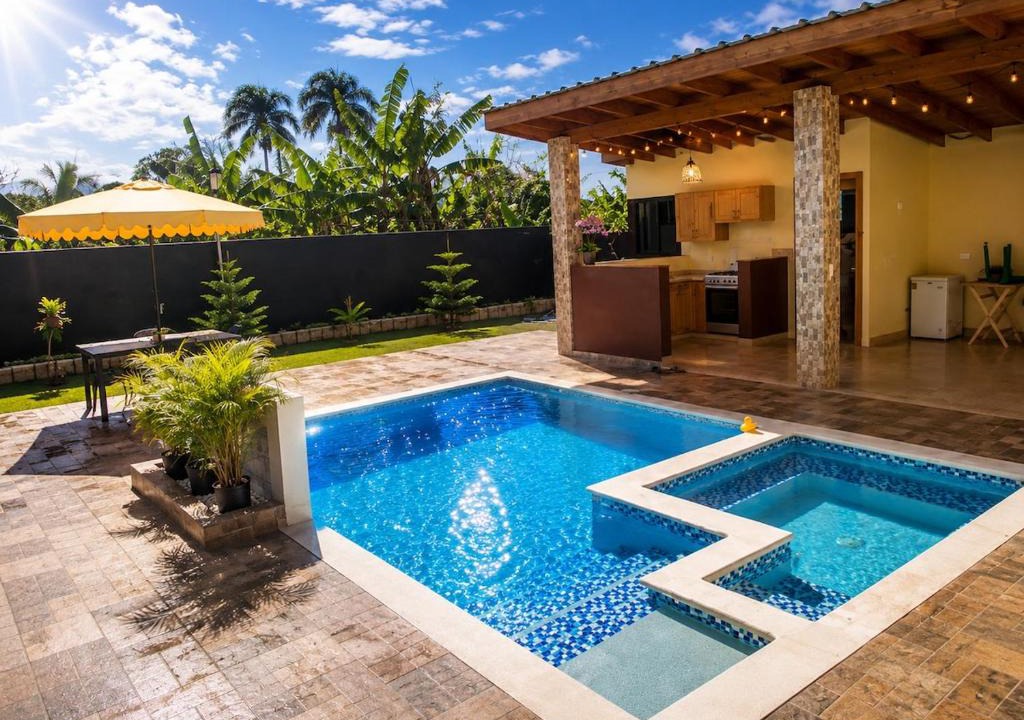 La Vega Province Villa | Hermosa Villa con vista a la montaña, Piscina, BBQ, Jacuzzi, Rio cerca