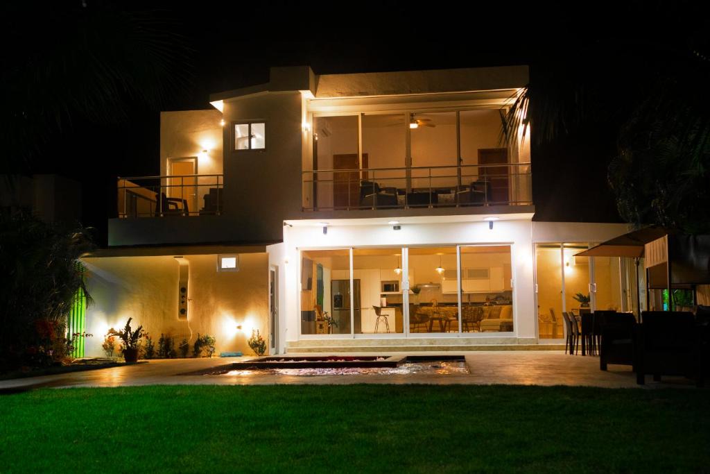 Villas Del Mar Villa | Hermosa villa en el exclusivo complejo Metro Country Club
