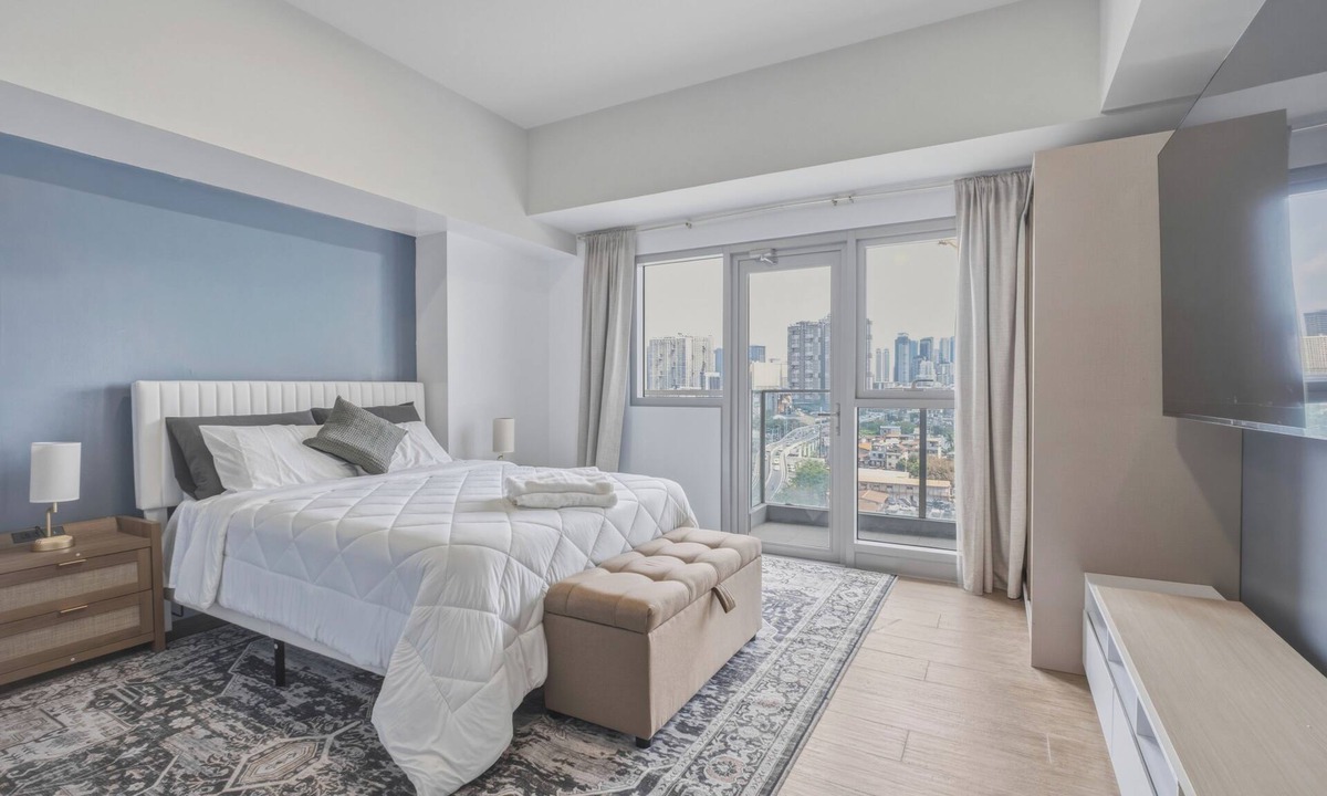 Pinagsama Apartment | High-Rise City View Studio, Modern Interiors, Prime BGC Location