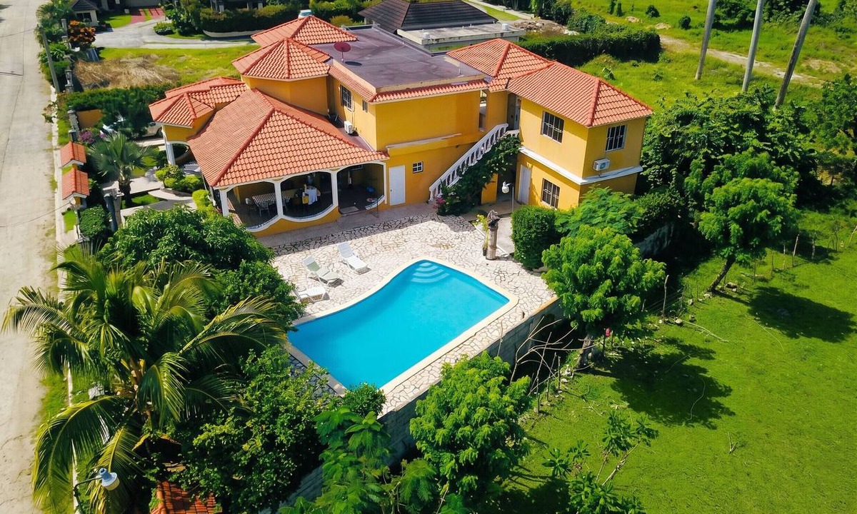 Cabrera Villa | Homerez - Villa in Nagua, private pool