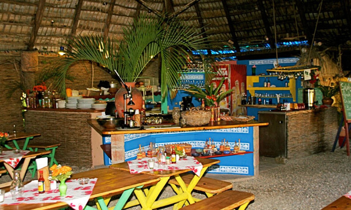 ProCab Hostel | Hostel bedroom with meals included on Cabarete lagoon