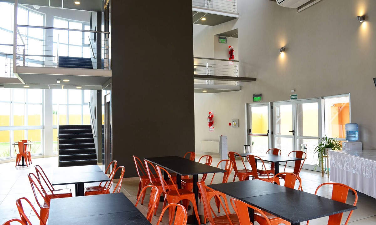 General Roca Hotel | Hotel Bait