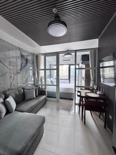 Legazpi Village Apartment | Kaizen cozy condo at Red Residences Makati
