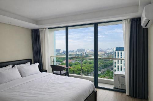 Tambo Apartment | LCONDOTEL Imperial Plaza Residences