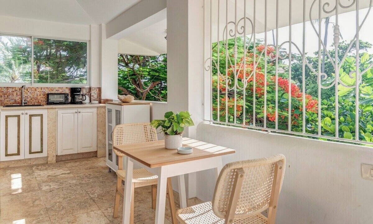 Bavaro Apartment | Los Corales Apt · 1BR · Steps to the Beach · Community Pool · Bávaro