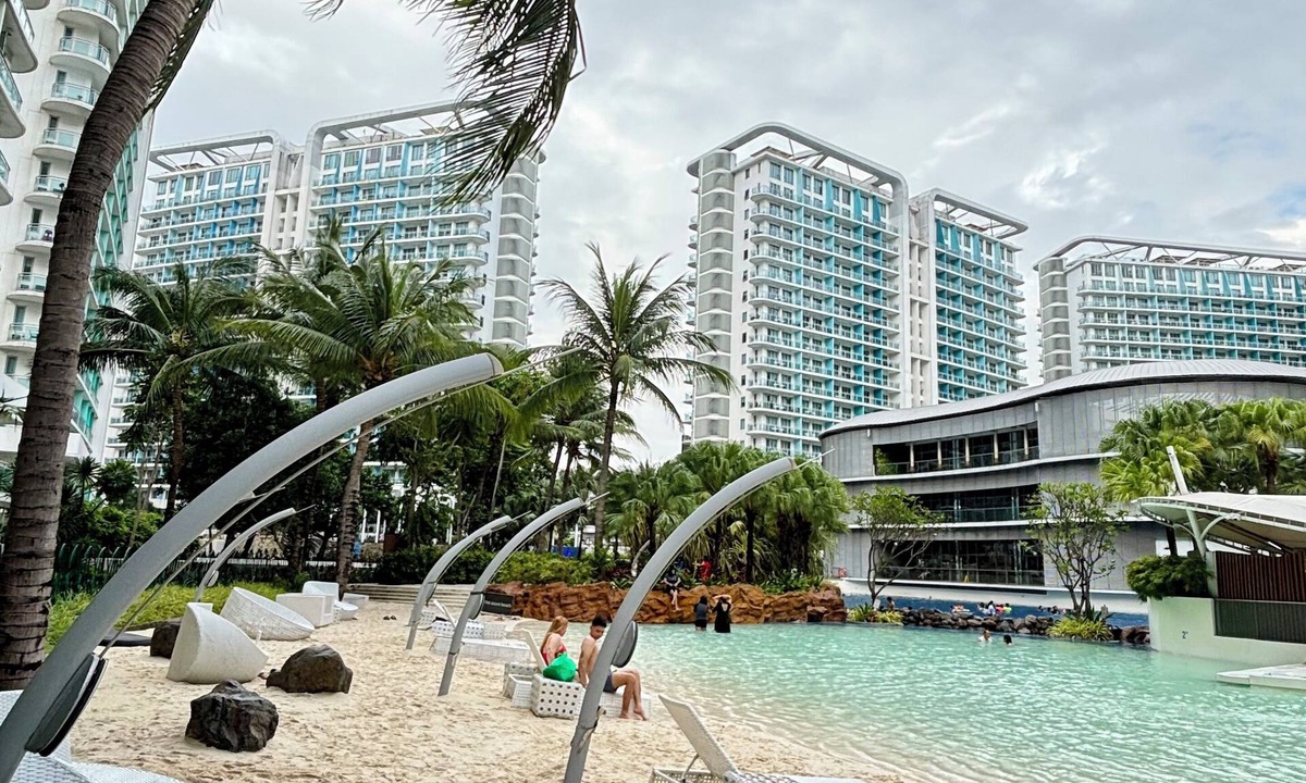 Don Bosco Condo | Luxurios Condo unit in Azure, Parañaque with Man-made White Sand Beach