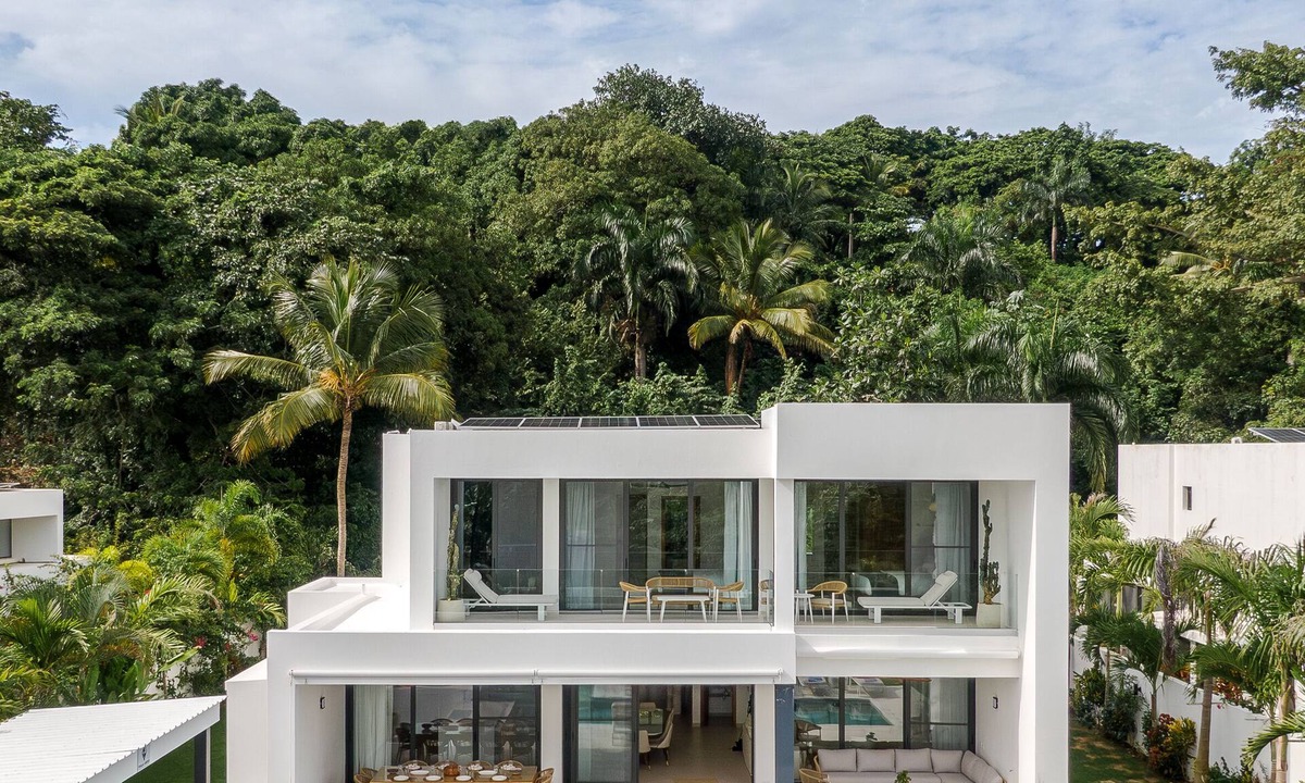 Las Terrenas Villa | Luxurious 5-bedroom villa with Golf, AC, WiFi in fabulous Bonita Village
