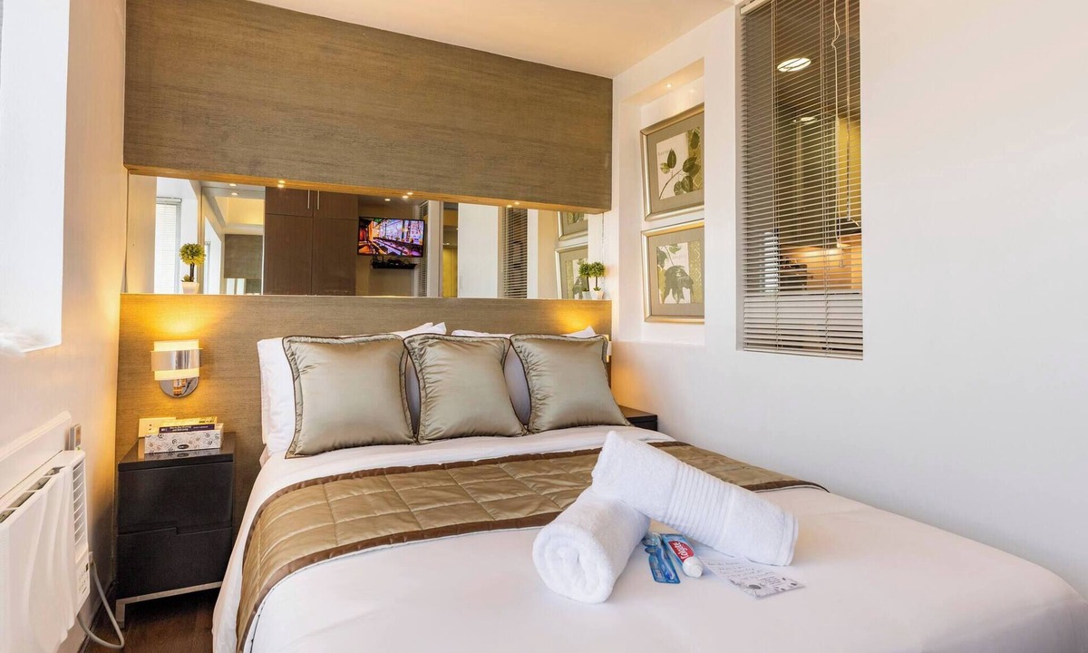 Pinagsama Condo | Luxurious Studio in McKinley Hill with City View