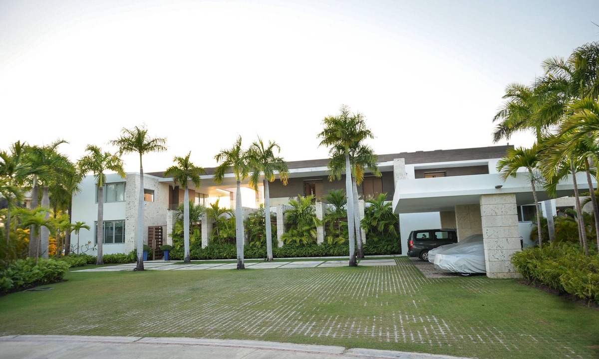 Cap Cana Marina Villa | Luxury 5 bedroom villa on the water in Punta Cana inside Cap Cana wifi A/C GYM