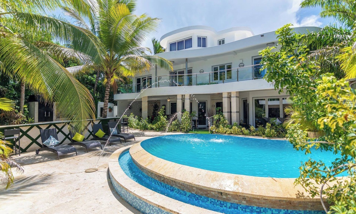 El Batey Villa | Luxury 7 bedrooms villa in Sosua center