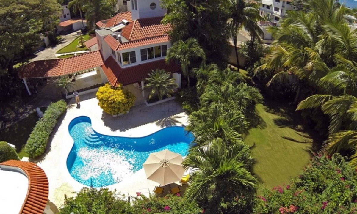 Villas Ana Maria Villa | Luxury 8 Bedrooms 8 Bathrooms Villa in Sosua