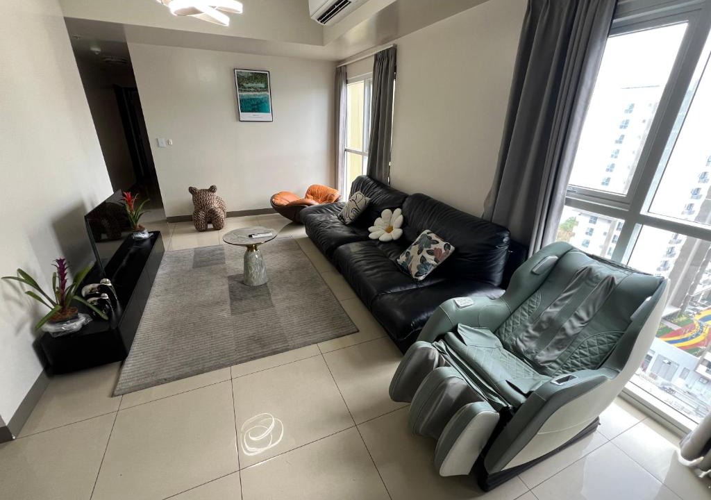Tambo Apartment | Luxury Spacious 3Bedrooms with Maid's Room Bunkbed Massage Chair Bayview Free Pool & Parking Near Okada & MOA