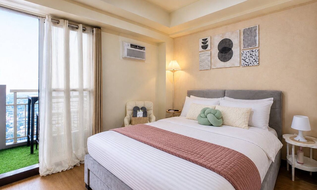 Kapitolyo Condo | Mabi's Place in Pasig near BGC, Ortigas & Mandaluyong, City Lights view, 300MBPS