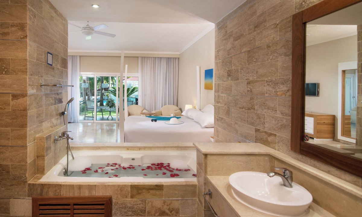 Los Brazos Apartment | Mandatory All-Inclusive fee n