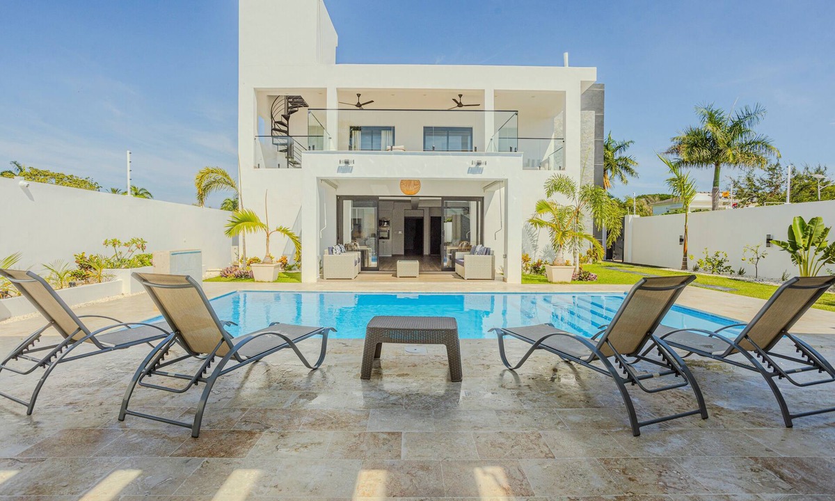 El Batey Villa | Mara Vita - Luxury Oceanfront Villa Combination - 16 Bedrooms