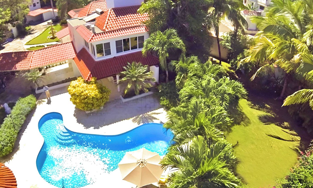 El Batey Villa | Massive 9BR Estate, 2 Pools, Jacuzzi, Free Pickup