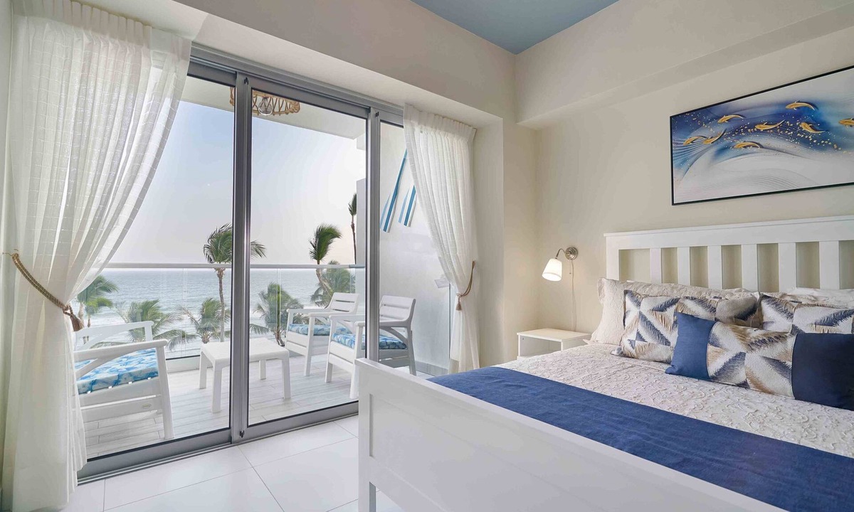 Juan Dolio - El Pueblo Apartment | Master Suite Over The Caribbean Sea