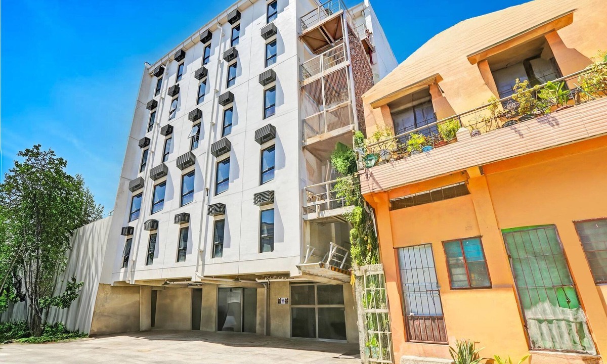 Pembo House | Modern Female Bunk for a Stylish Makati Escape