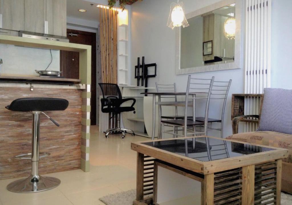 Pembo Apartment | Modern Japanese-Inspired Cozy Retreat near BGC