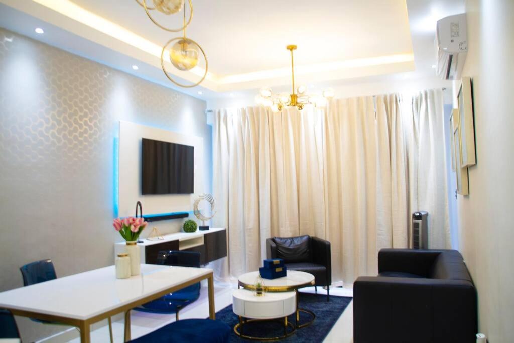 Renacimiento Apartment | Modern n Chic Apt w Social Area at Rooftop