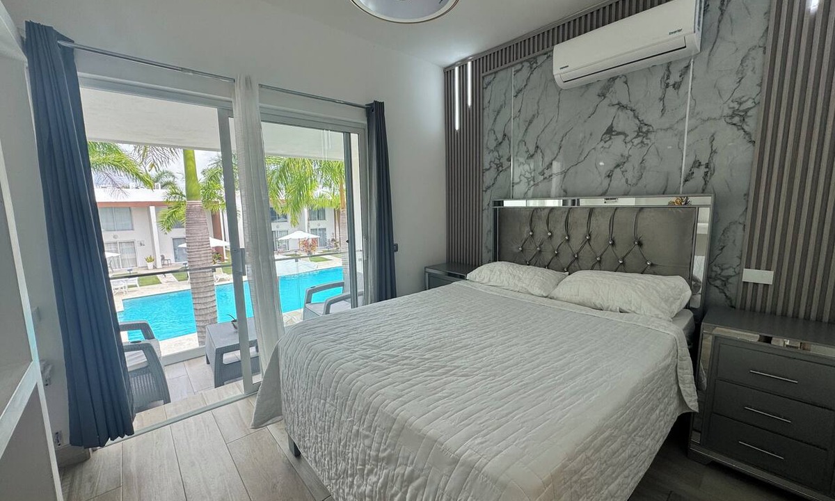 Reparto Ibarra House | Modern townhouse with a pool, near the beach in Boca Chica