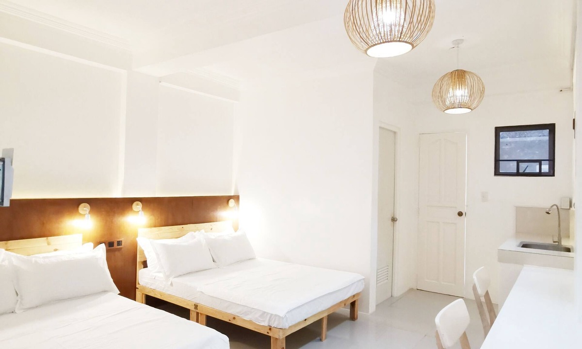 San Dionisio Hotel | NomadsMNL Hostel