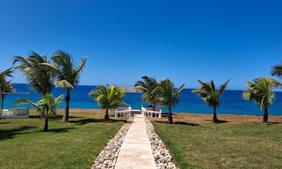 Playa Chiquita Villa | Ocean Manor: A private slice of Heaven