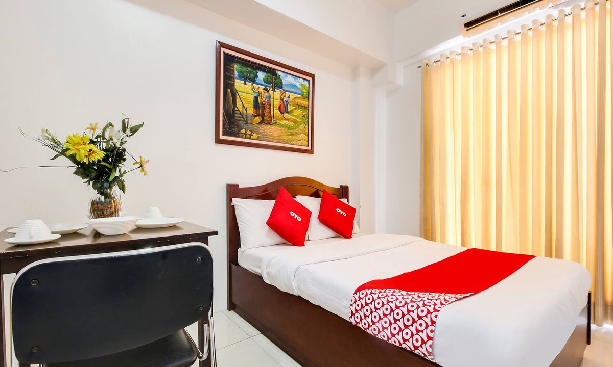 Palanan Hotel | OYO 893 Dian Suites Makati