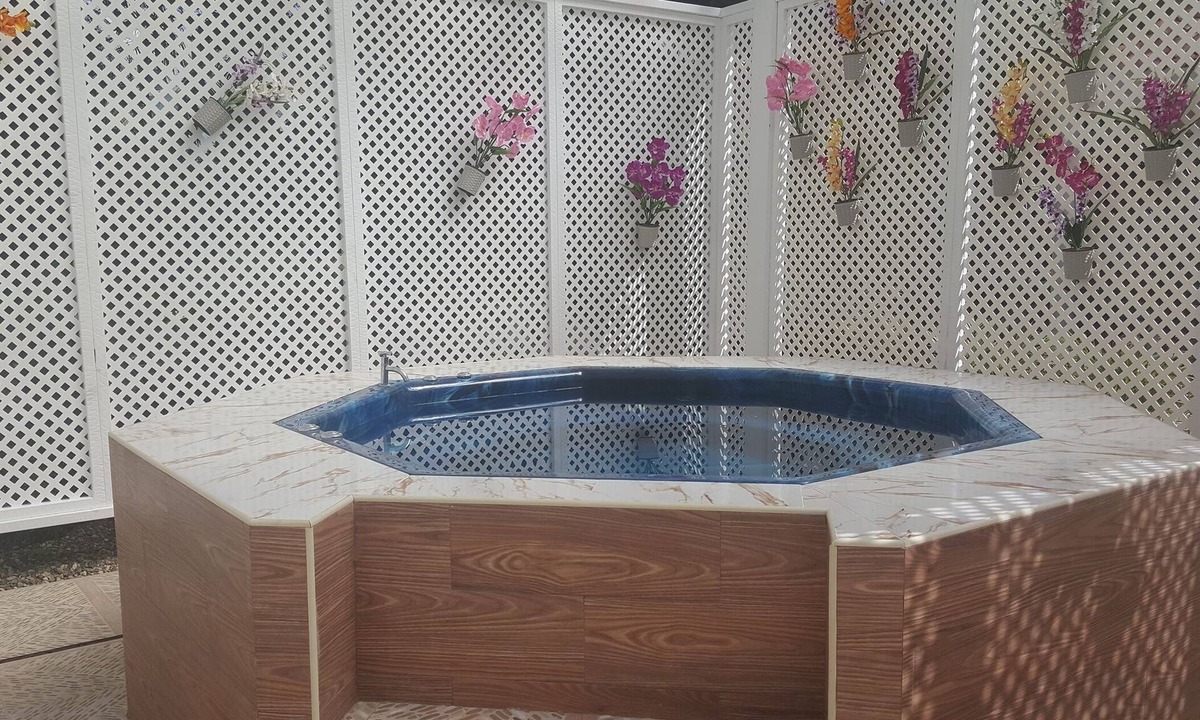 Villas Ana Maria Villa | Party villa with 8 bedrooms steps from clubs/restaurants/shops. Fully equipped!
