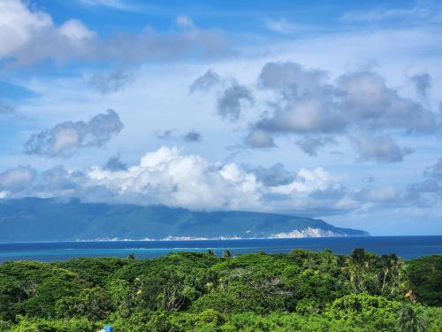 Barahona Apartment | Penthouse Apartment with Bay and Mountain Views, Rooftop BBQ, AC, Fast WiFi, Near Saladilla Beach, Barahona