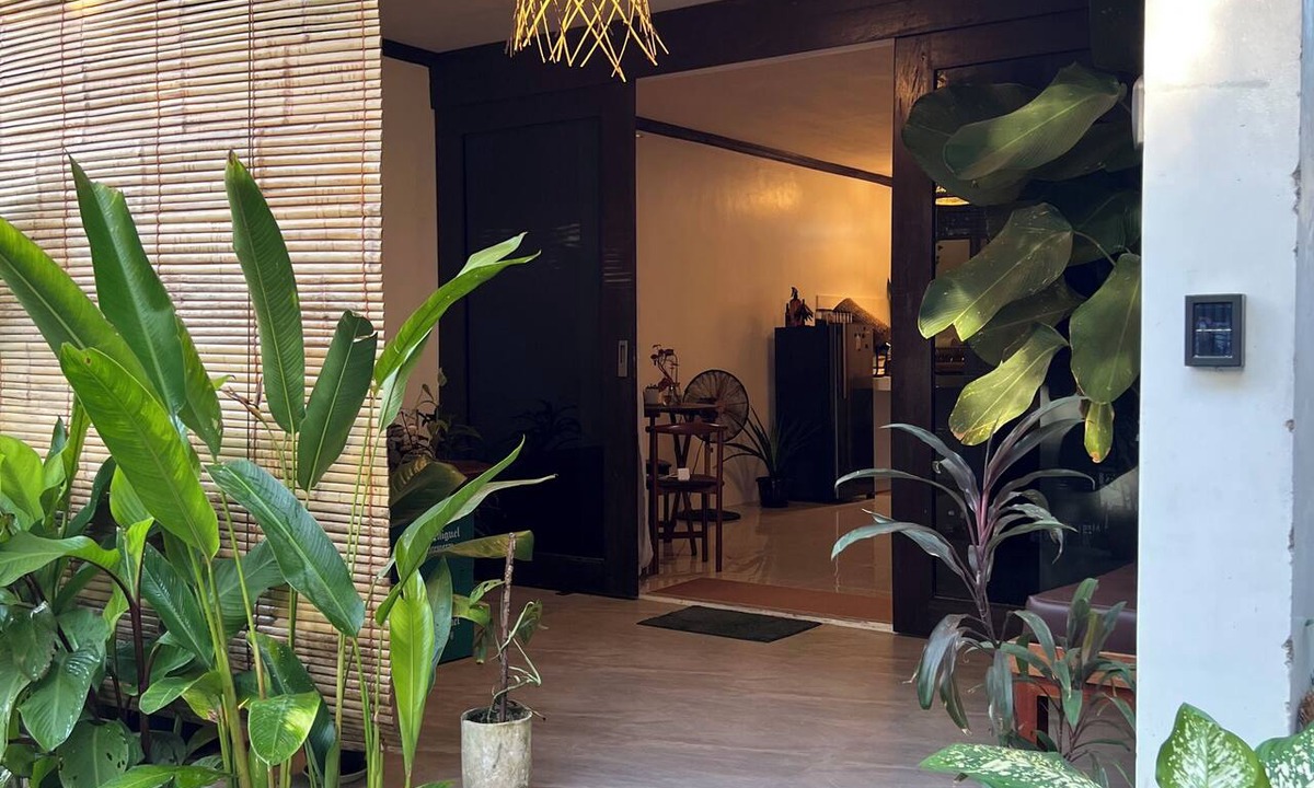 Catangnan Apartment | Private Boutique Studio in Central General Luna with Starlink WiFi
