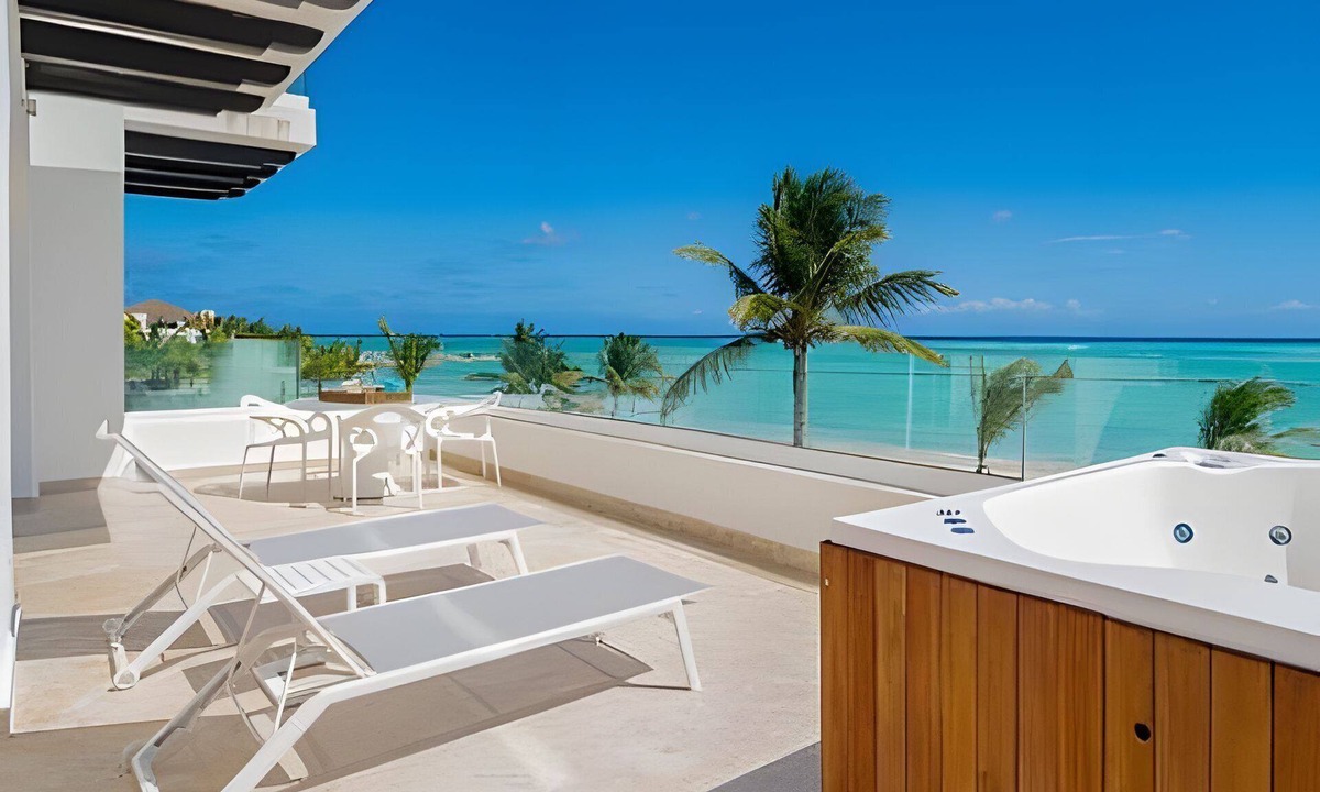 Cap Cana Marina Apartment | Punta Palmera Beach Front with private cold jacuzzI