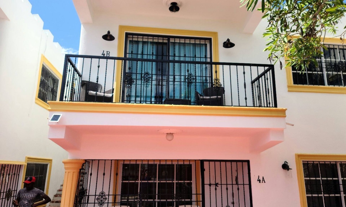 Los Melones Apartment | recently renovated 2 Bedroom Apt, on the 2nd floor with free parking