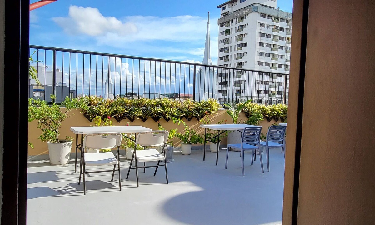Bangkal Hotel | Rooms R Us - Evangelista