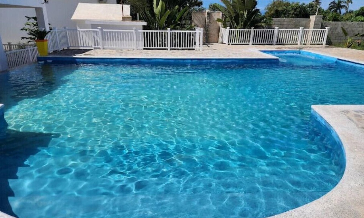 Las Galeras Apartment | Roomy apartment for 4 people with large pool @ 5 minutes walk to the beach