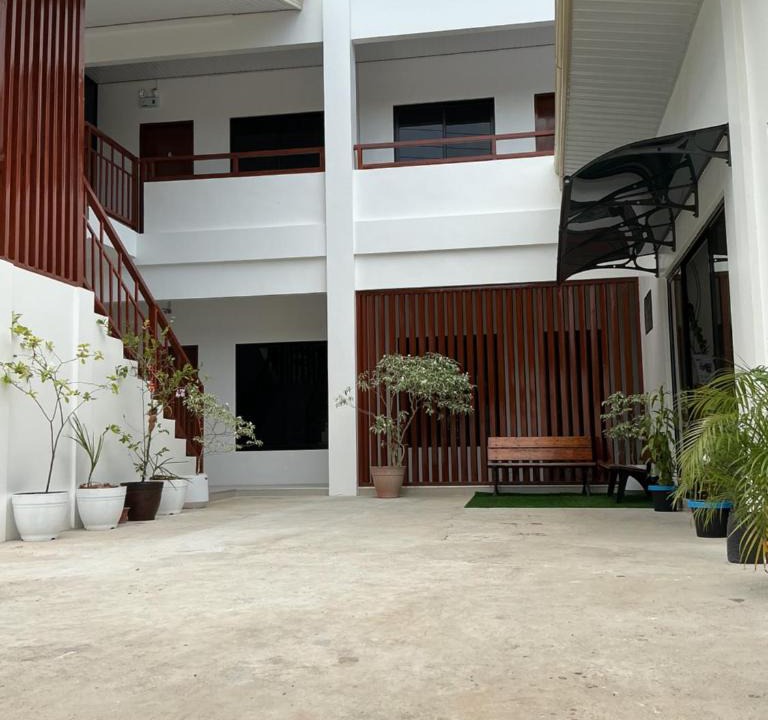Libaong House | SabinaGateway Suites