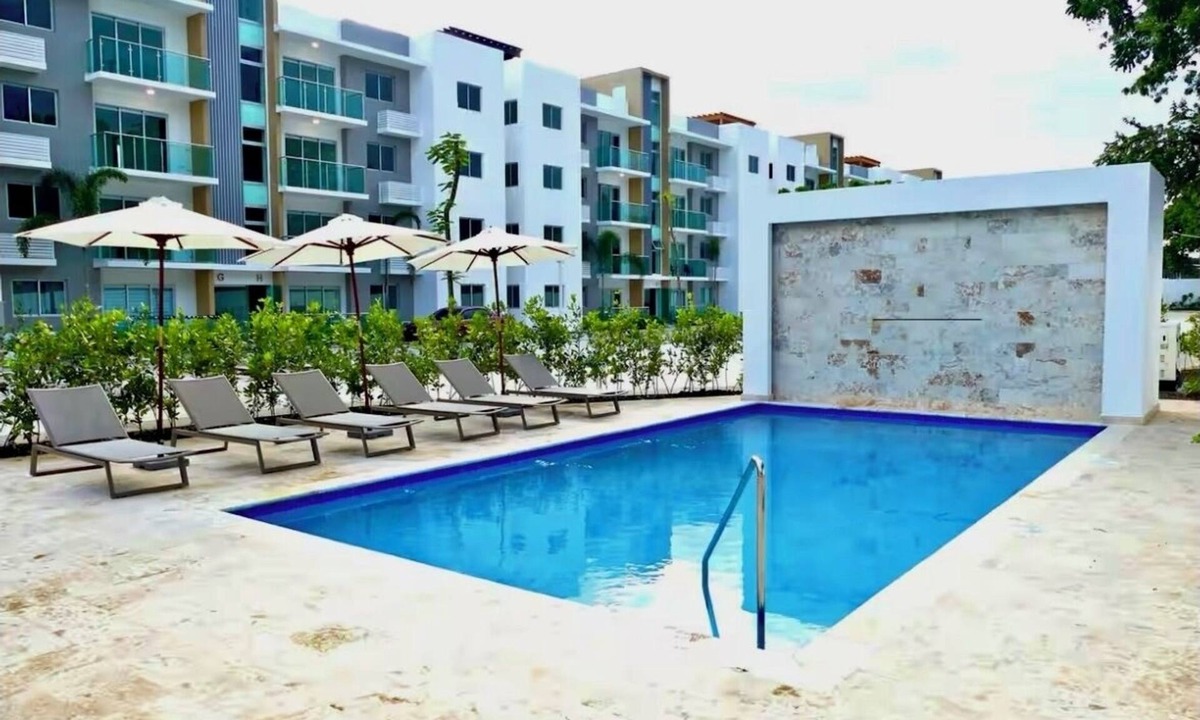 Santiago de los Caballeros Apartment | Santiago Luxurious 3BR PH in a brand new complex, private Jacuzzi,WiFi, AC,Pool.