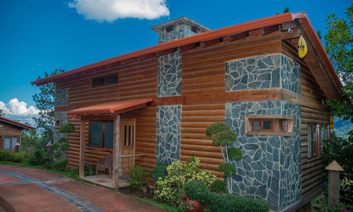 Jarabacoa Ski Chalet | Scenic and Cozy 2 Bedroom Chalet