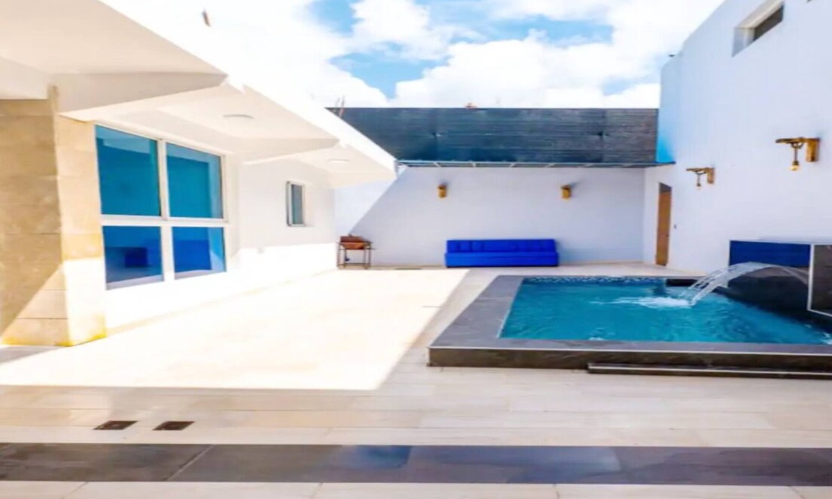 Miraflores Villa | SD 14BR Worry-free Villas + Daily Transportation