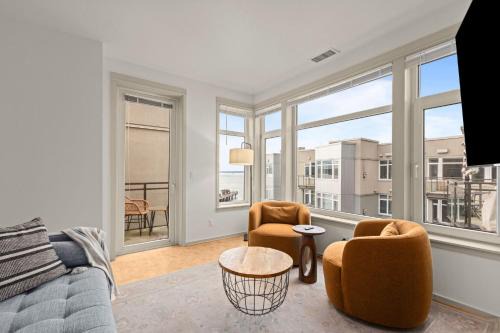 Downtown Seattle Apartment | Seattle Waterfront Condo, Free Parking, Gym, Hot Tub, Steps to Pike Place