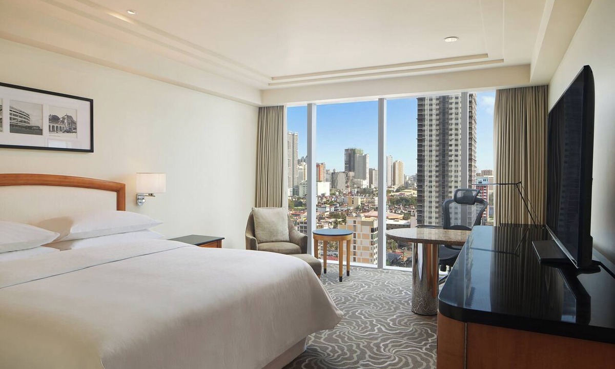 Ermita Night District Hotel | Sheraton Manila Bay